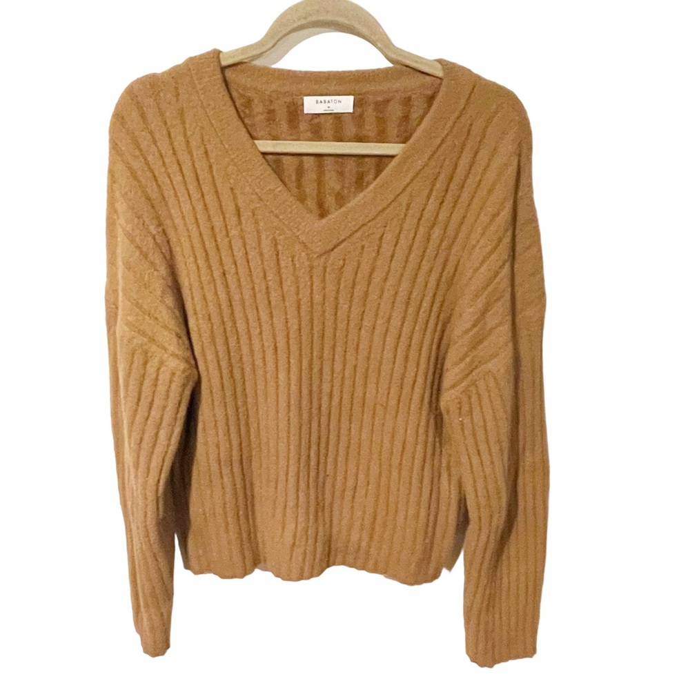 Aritzia Babaton Size Medium Brown Camel Brown V Neck Ribbed Long Sleeve Sweater